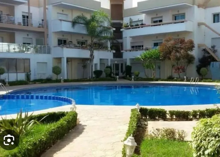 Grand Appartement Ensoleille, 2 Chambres , 2 Salles De Bains, 1 Salon, 2Piscines, A 750M De La Plage